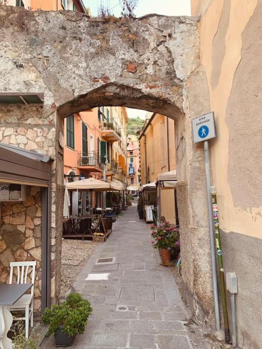 Historic Downtown Home By The Sea With King Bed Monterosso al Mare Kültér fotó